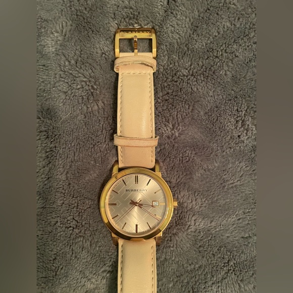 Burberry The City Beige Tan Dial Tan Leather Strap Watch For Women - Picture 4 of 5